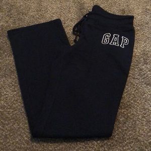 Gap Women’s Logo Fleece Sweatpants